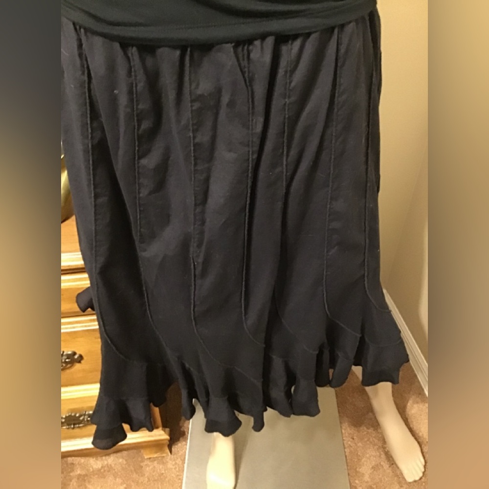 Spiral stitched skirt. Bundle and save 🦎3 for $12